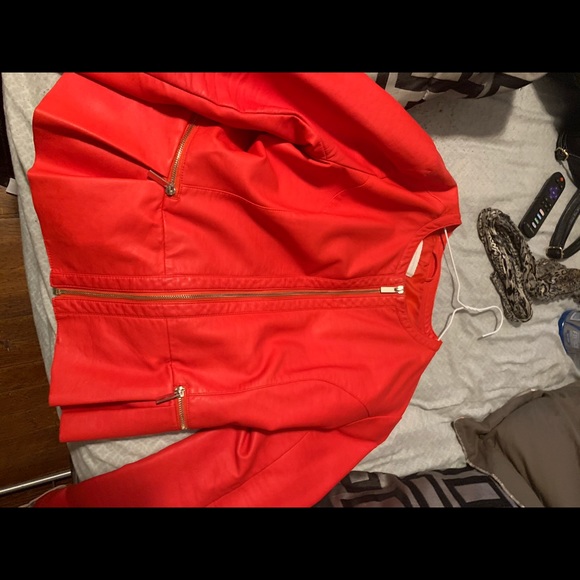 Red jacket - Picture 5 of 5